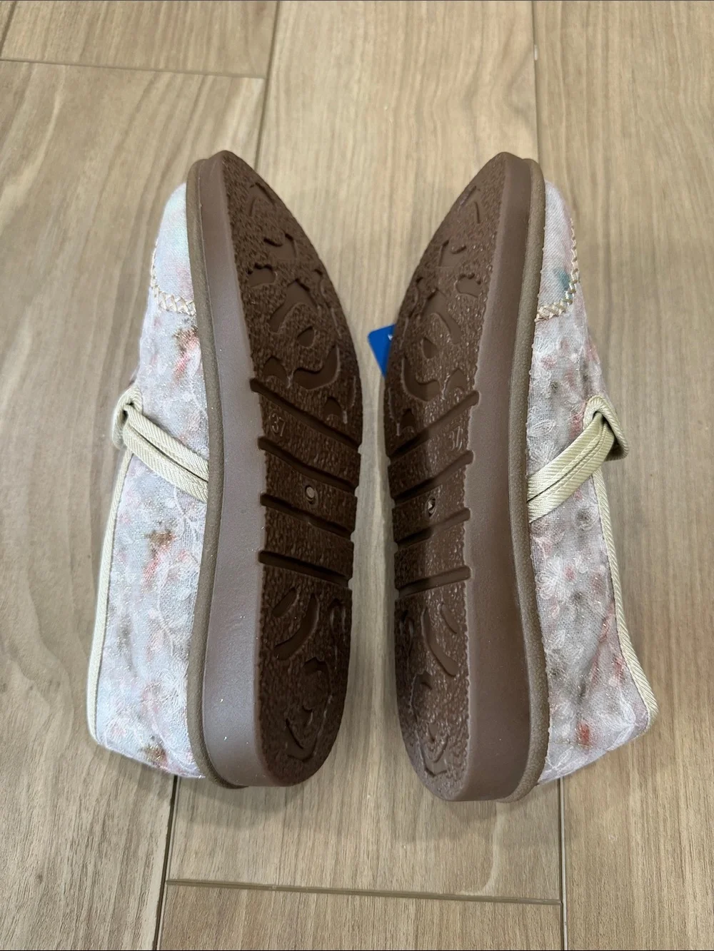 Women’s Embroidered Slip-On Loafers